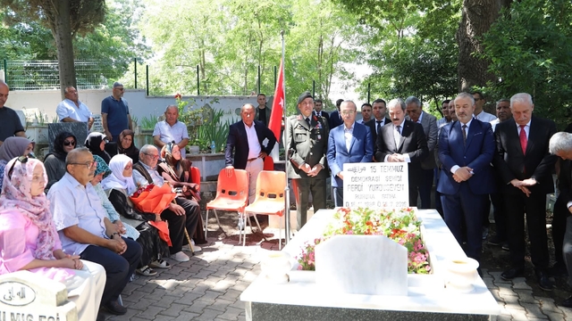 15 Temmuz şehidi Ferdi Yurduseven, Samsun'daki kabri başında anıldı