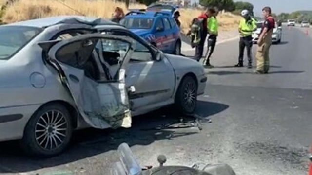 Çanakkale'de otomobille motosiklet çarpıştı: 6 yaralı