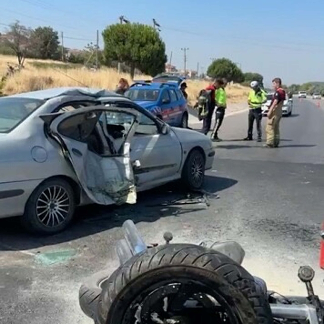 Çanakkale'de otomobille motosiklet çarpıştı: 6 yaralı