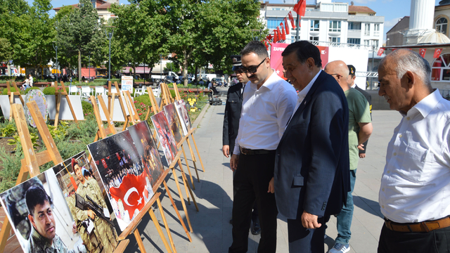 Havza'da 15 Temmuz fotoğraf sergisi açıldı
