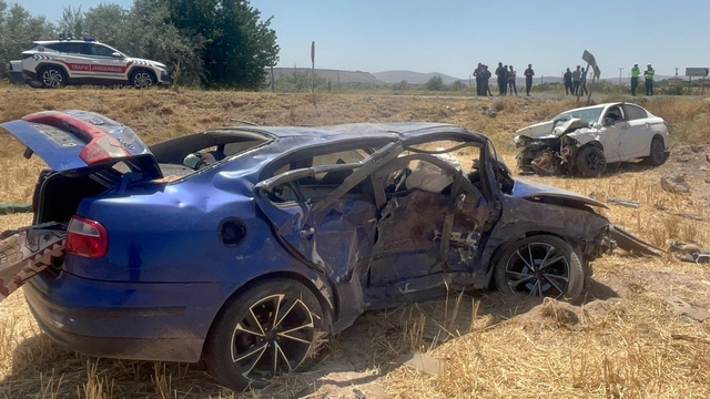 Nevşehir'de iki otomobilin çarpıştığı kazada 1 kişi öldü, 1 kişi yaralandı