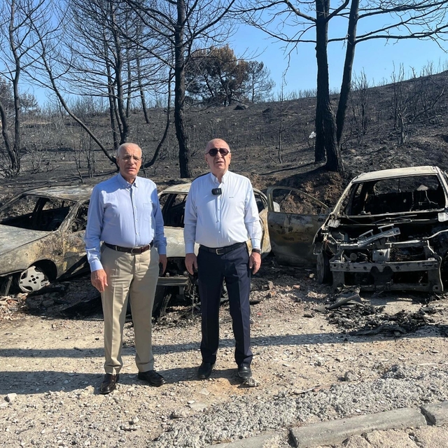 Ümit Özdağ: İzmir'deki yangınlar bal üretimini etkileyecek