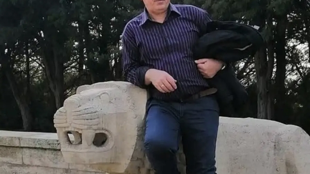 Kestiği ağacın altında kalıp öldü