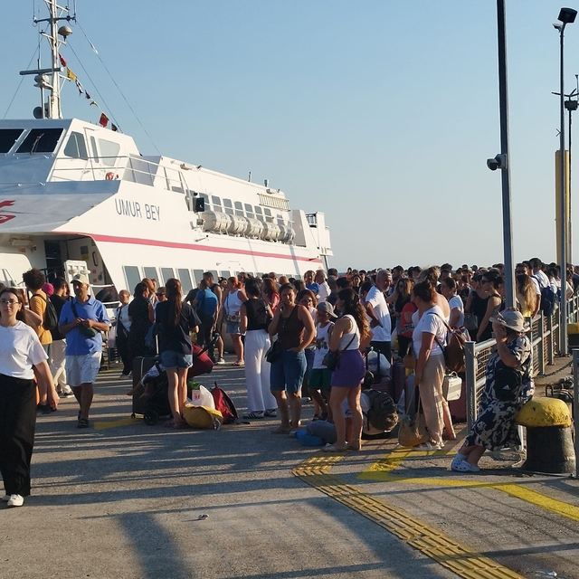 Marmara- İstanbul seferini yapmakta olan deniz otobüsü, rahatsızlanan yolcu...