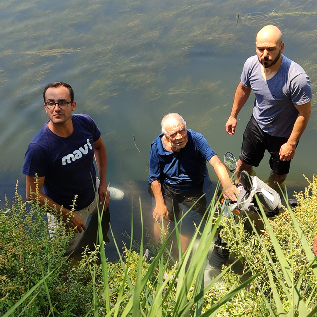 Avanos'ta ırmağa düşen yaşlı adamın köpeği başından ayrılmadı