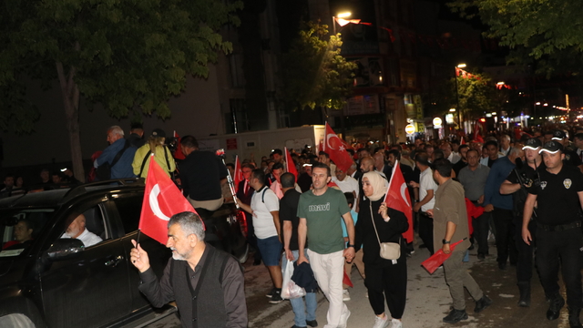 Van'da '15 Temmuz' yürüyüşü