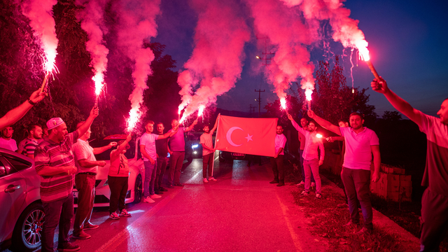 Sakarya'da köylüler, "15 Temmuz Demokrasi ve Milli Birlik Günü"nde araç konvoyu oluşturdu