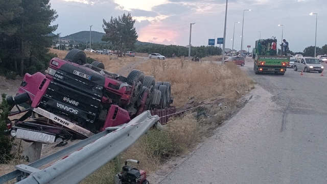 Burdur'da şarampole devrilen kamyonetin sürücüsü öldü