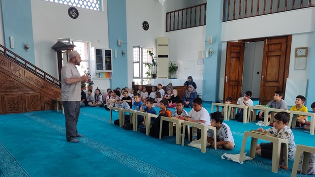 Gümüşhacıköy'de yaz Kur'an kursu öğrencilerine "Bağımlılıkla mücadele" semineri