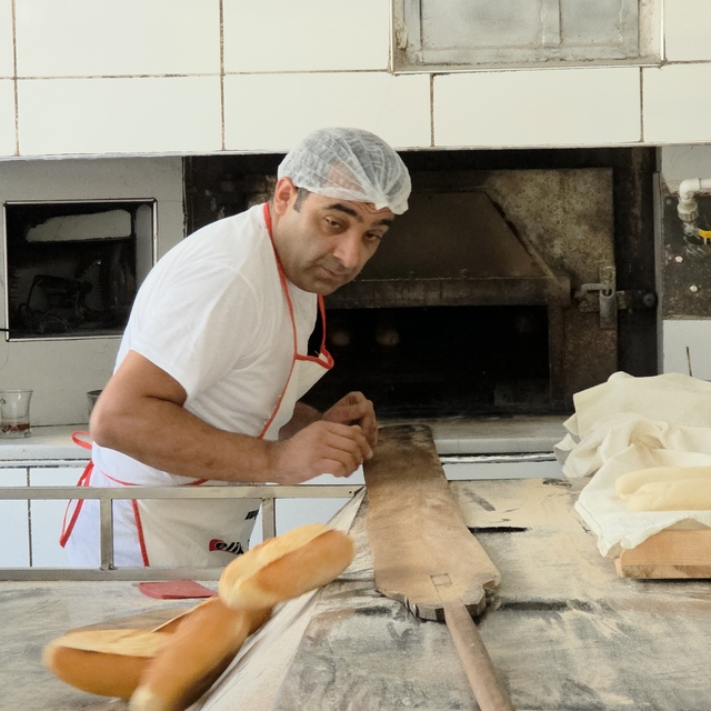 Amasya'da fırıncılar sıcak havada zorlu mesai yapıyor