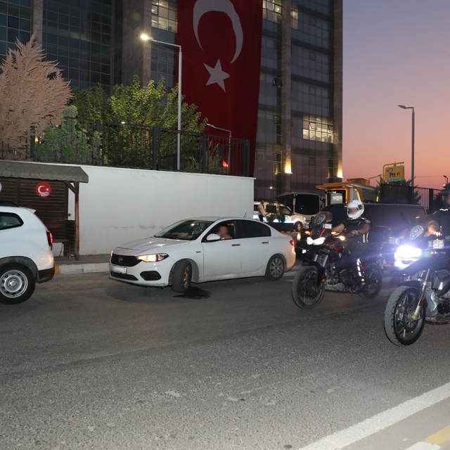 Mersin'de fuhuş operasyonu: 22 gözaltı
