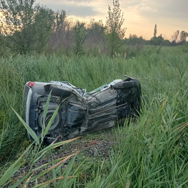 Tren, hemzemin geçitte otomobile çarptı; tatile gelen gurbetçi öldü