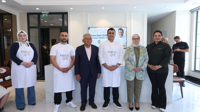 AK Parti Kayseri Milletvekili Böhüler ve Başkan Büyükkılıç, şef adaylarıyla buluştu