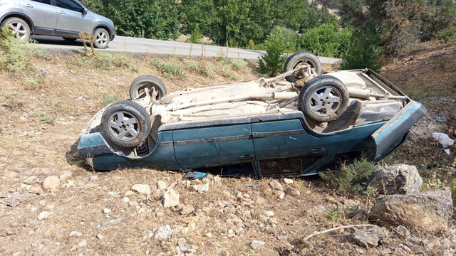 Isparta'da otomobili şarampole devrilen sürücü yaralandı