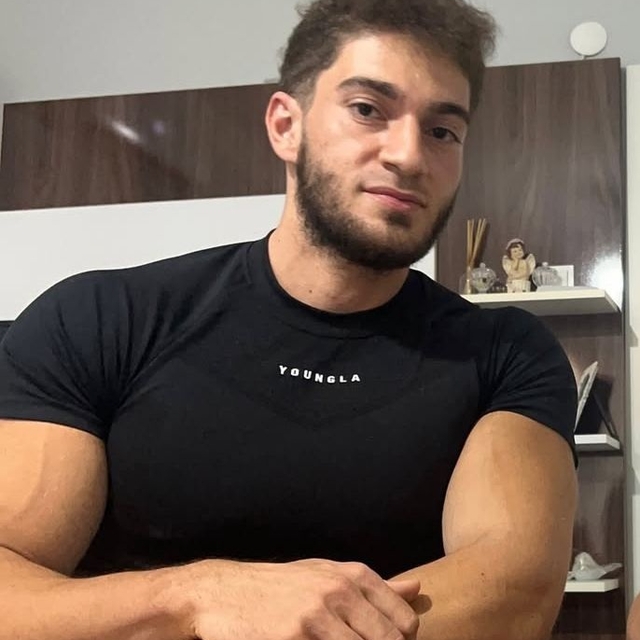 Testo Taylan 14 yaşındaki çocuğu darbettiği iddiasıyla gözaltına alındı