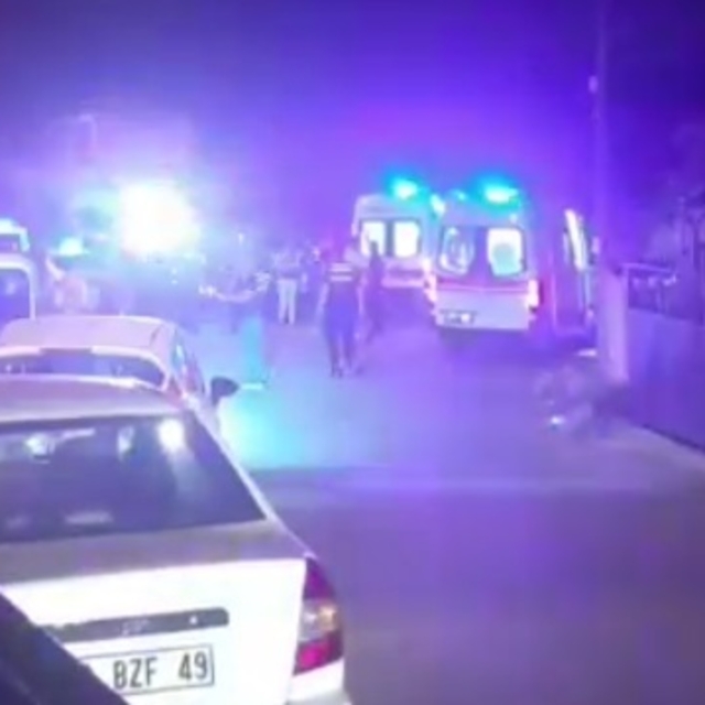 Sakarya'da taşlı, sopalı, bıçaklı kavga: 1 yaralı