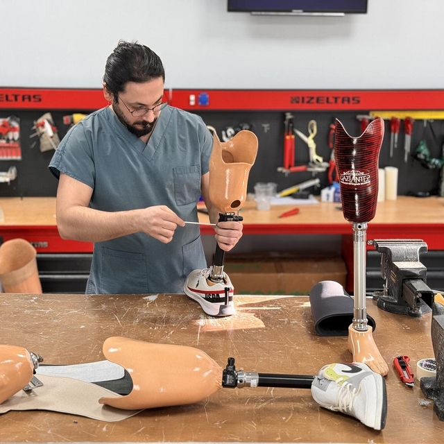 Gaziantep'te Buğday Tanesi Protez Ortez Merkezinden 1100 engelli afetzedeye...