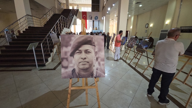 Niğde'de "Toprağın Hafızası Ömer Halisdemir'in İzinde" sergisi açıldı