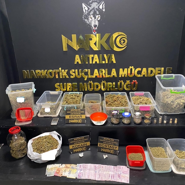 Antalya'da narkotik suçlarla mücadele sürüyor