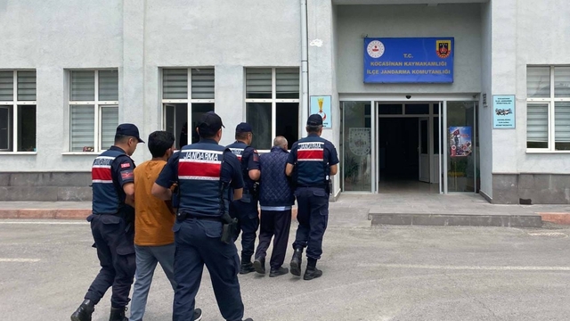 Kayseri'de terör örgütü DEAŞ'a yönelik operasyonda 2 zanlı yakalandı