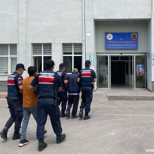 Kayseri'de terör örgütü DEAŞ'a yönelik operasyonda 2 zanlı yakalandı