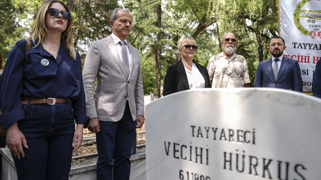Türk havacılık tarihinin önemli isimlerinden Vecihi Hürkuş kabri başında anıldı