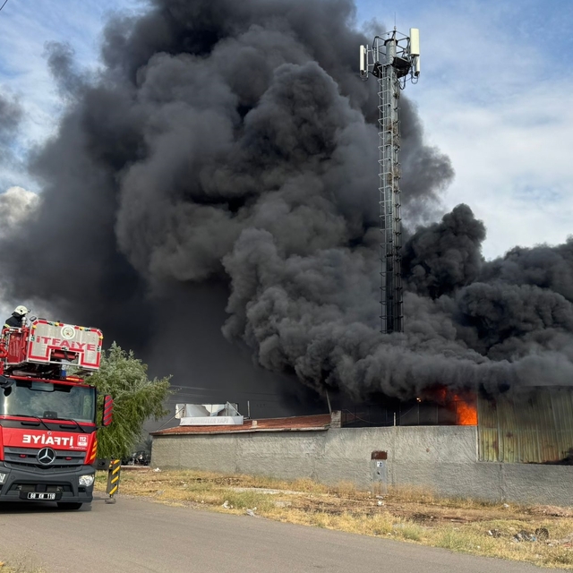 Aksaray'da yapı markette çıkan yangın söndürüldü