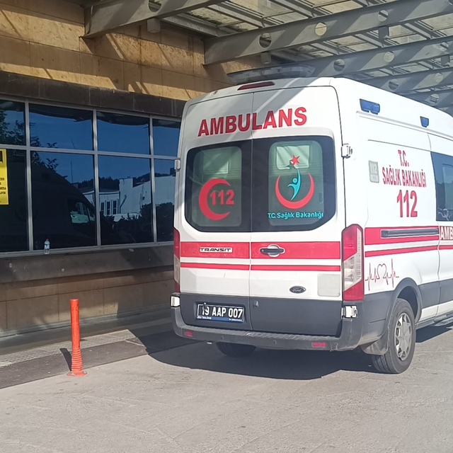 Çorum'da 5. kattaki evlerinin penceresinden düşen çocuk hayatını kaybetti