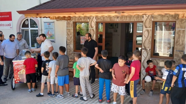 Türkiye Diyanet Vakfı Cide Şubesinden Kur'an kursu öğrencilerine ikram