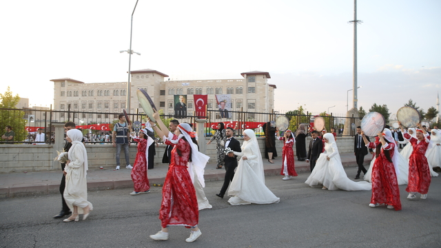 Siirt'te "Sağdıcım Polis Olsun Projesi" ile 40 çift dünyaevine girdi