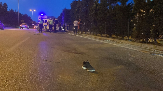 Yolun karşısına geçmek isterken canından oldu