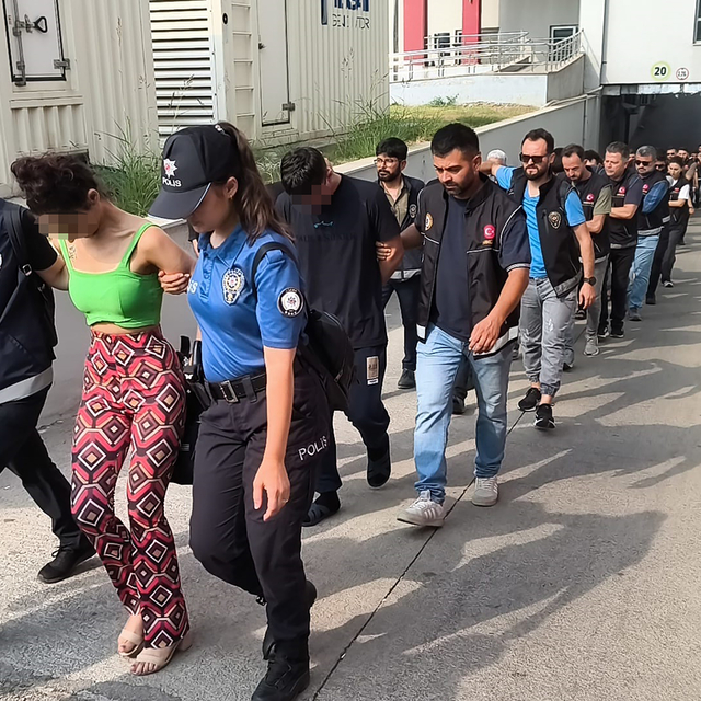 Adana merkezli 6 ilde 'torbacı'lara yönelik operasyonda 41 şüpheli adliyede