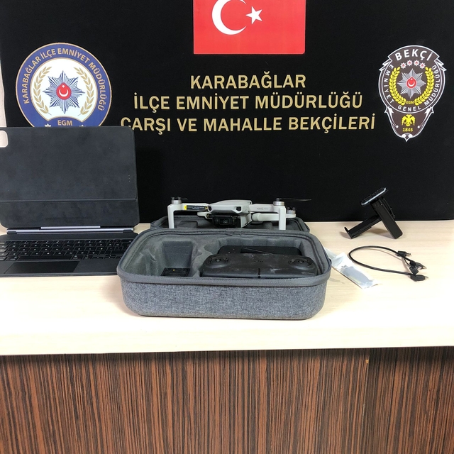 İzmir'de otomobilden hırsızlık yapan şüpheli yakalandı