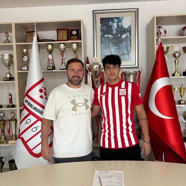 Ayvalıkgücü'nden çifte takviye