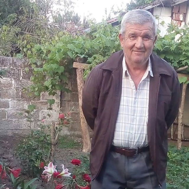 Devrilen traktörün sürücüsü öldü