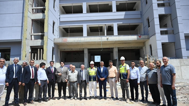 Vali Sezer, Keşan'daki okul inşaatlarında incelemelerde bulundu