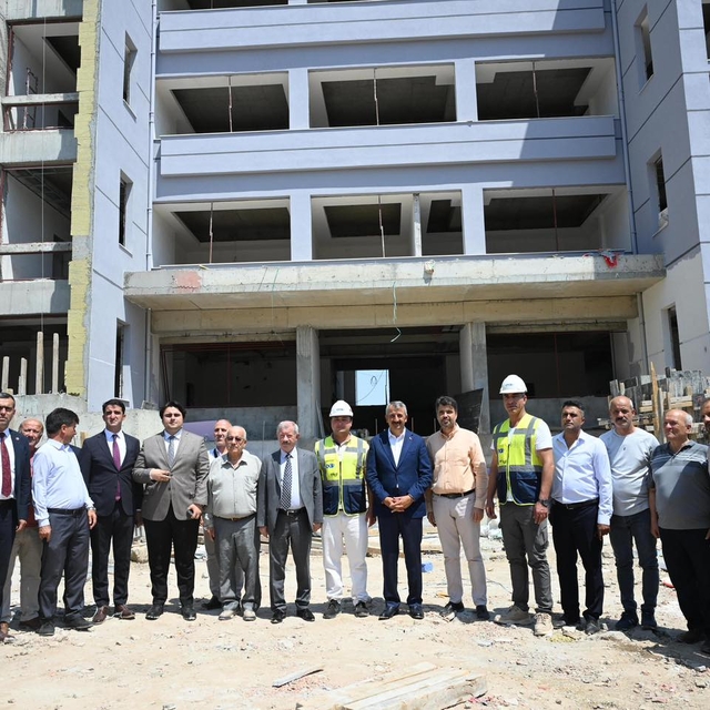 Vali Sezer, Keşan'daki okul inşaatlarında incelemelerde bulundu