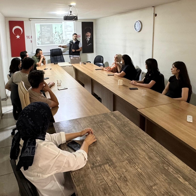 Batman'da "En İyi Narkotik Polisi: Anne" eğitimi düzenlendi