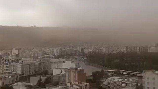 Şırnak'ta toz taşınımı etkili oldu