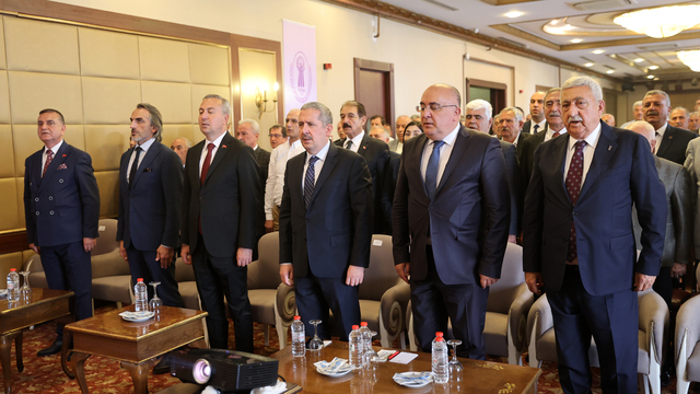 Sivas'ta Esnaf ve Sanatkarlar Meslek Kuruluşları Bölge Toplantısı düzenlendi
