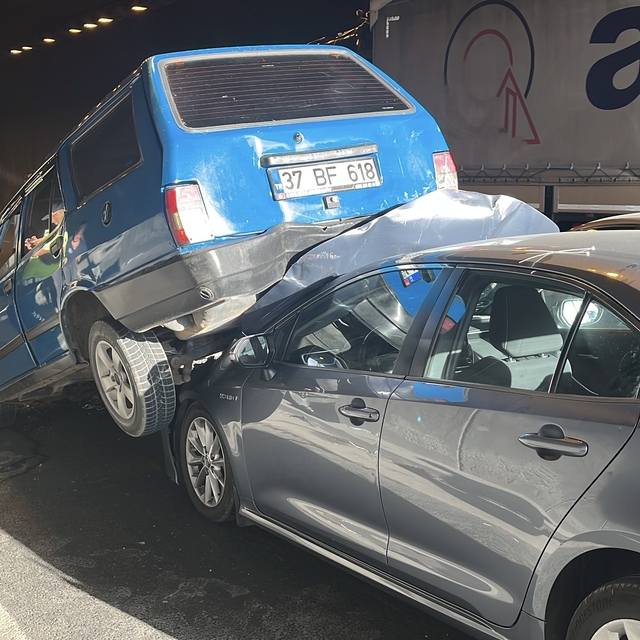 Anadolu Otoyolu'nda zincirleme kaza ulaşımı aksattı