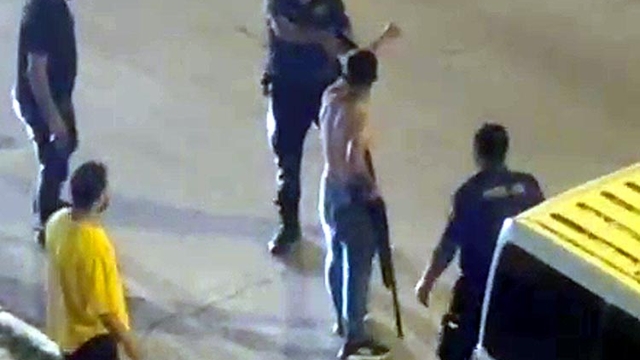 Muş'ta silahlı, sopalı kavga kamerada
