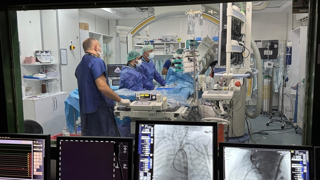 Diyarbakır'da nadir görülen kalp hastalığı bulunan bebek cerrahiye gerek kalmadan tedavi edildi