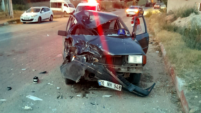 Otomobille çarpışan motosikletin sürücüsü Kasım Efe öldü