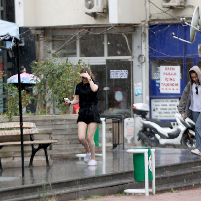 Kırklareli'nde sağanak hava sıcaklığını düşürdü