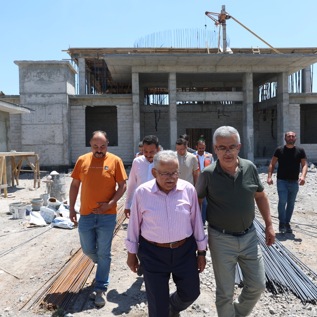 Başkan Büyükkılıç, Muhittin Birdal Camisi inşatındaki çalışmaları inceledi