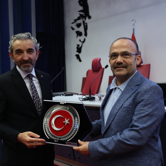 Kayseri Büyükşehir Belediyesi çalışanlarına "kurumsal aidiyet" eğitimi veri...