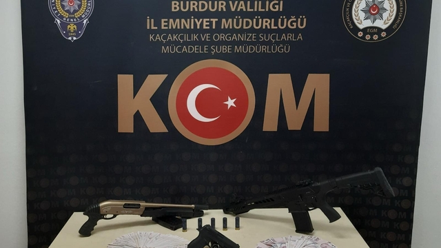 Burdur merkezli organize suç örgütü operasyonunda yakalanan 6 zanlı tutuklandı