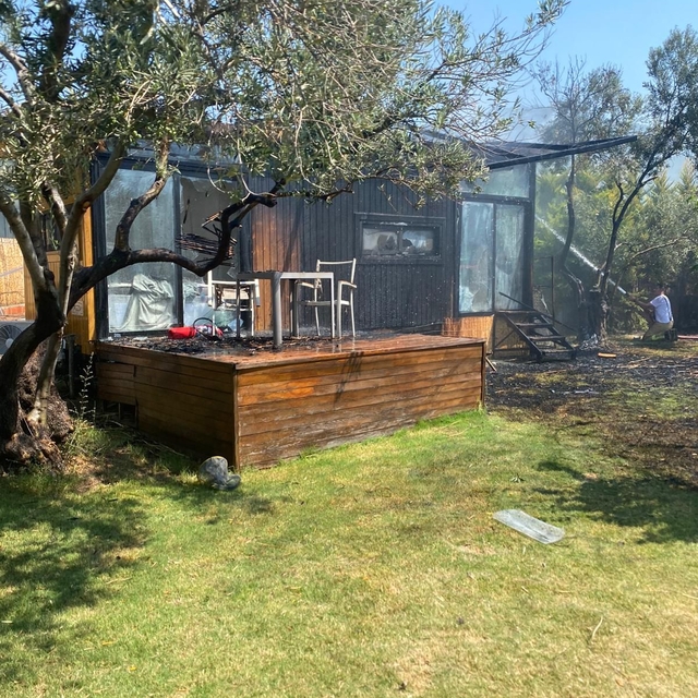 Ayvacık'ta otelin mutfak bölümünde çıkan yangın söndürüldü