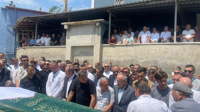 MHP Samsun İl Başkanı Mucur'un annesi Düriye Mucur'un cenazesi defnedildi